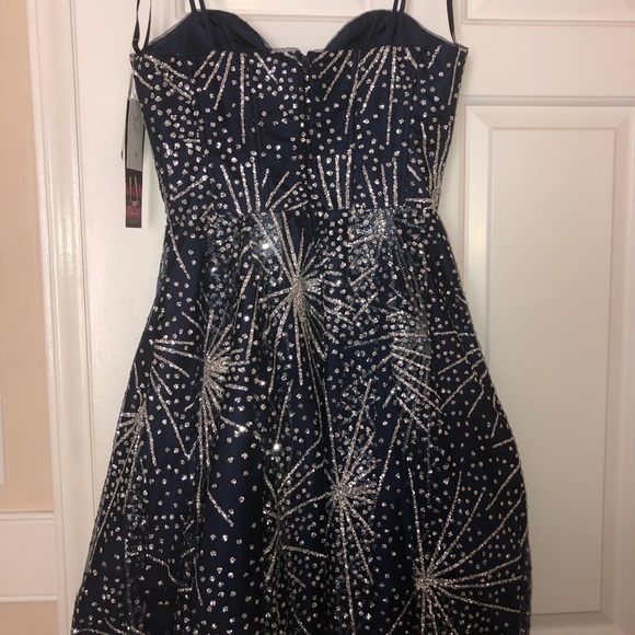 Home coming/ Prom Dress - Picture 2 of 2